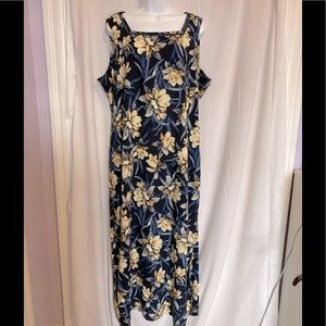 Women’s sleeveless dress 20W KORET square neck line 9” in opening (sleeve) EUC